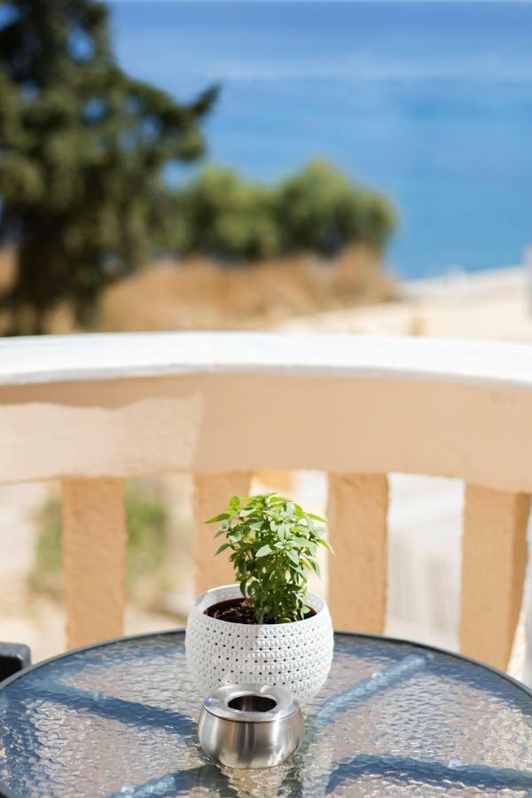 Porfyris Studios And Apartments Karpathos Exteriör bild