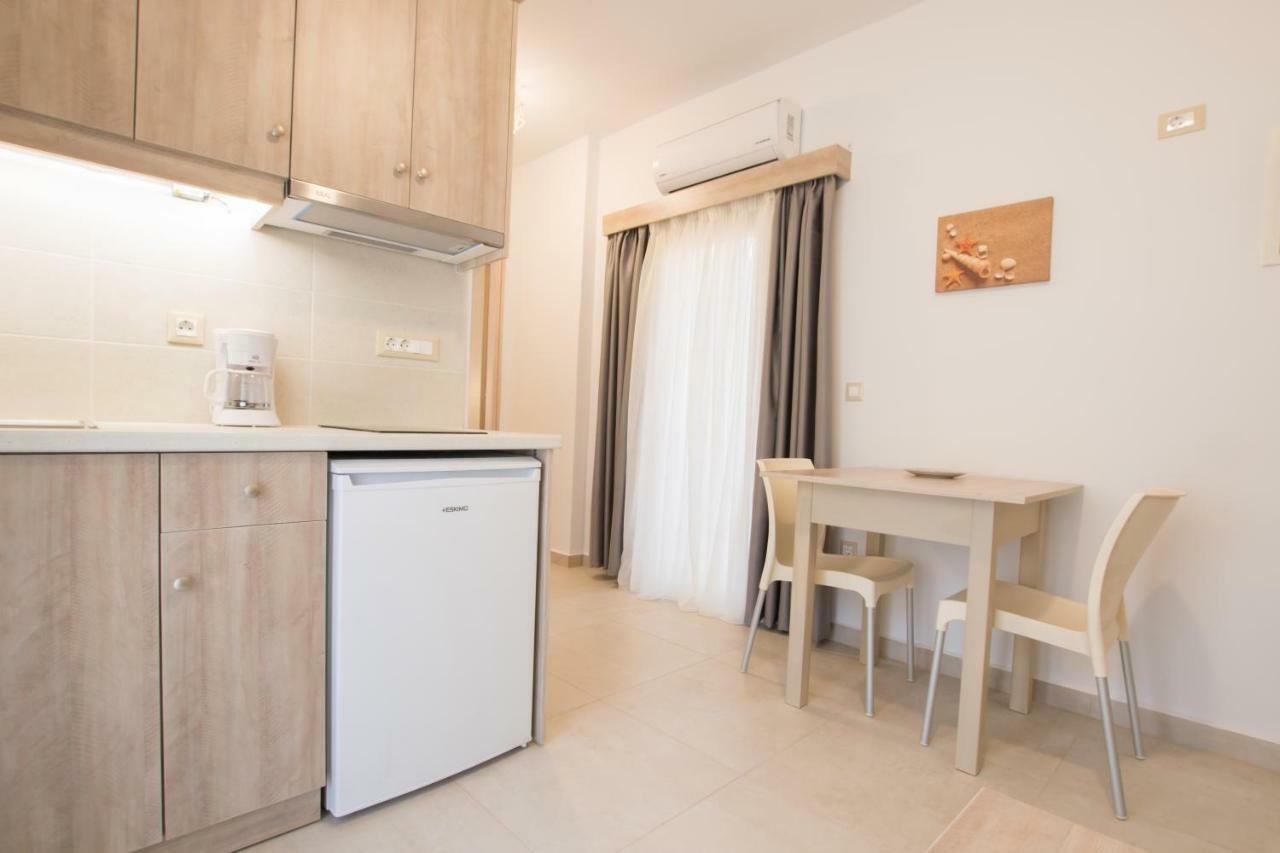 Porfyris Studios And Apartments Karpathos Exteriör bild